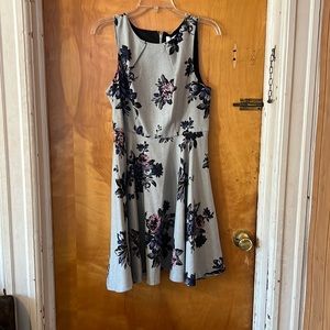 Elle gray floral dress